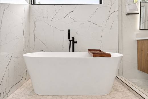 Soaking Tub — 1192 Bernadette Lane NE